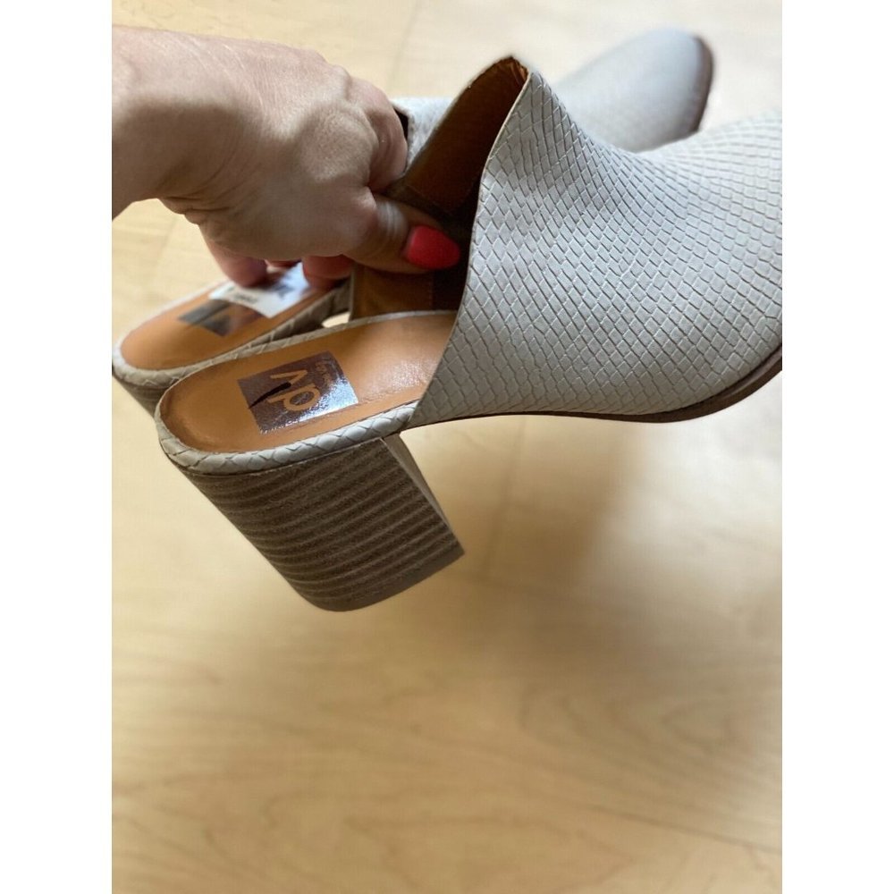 Dolce Vita "Tendle" Mules Womens Beige Snake Embossed DV - Picture 3 of 9